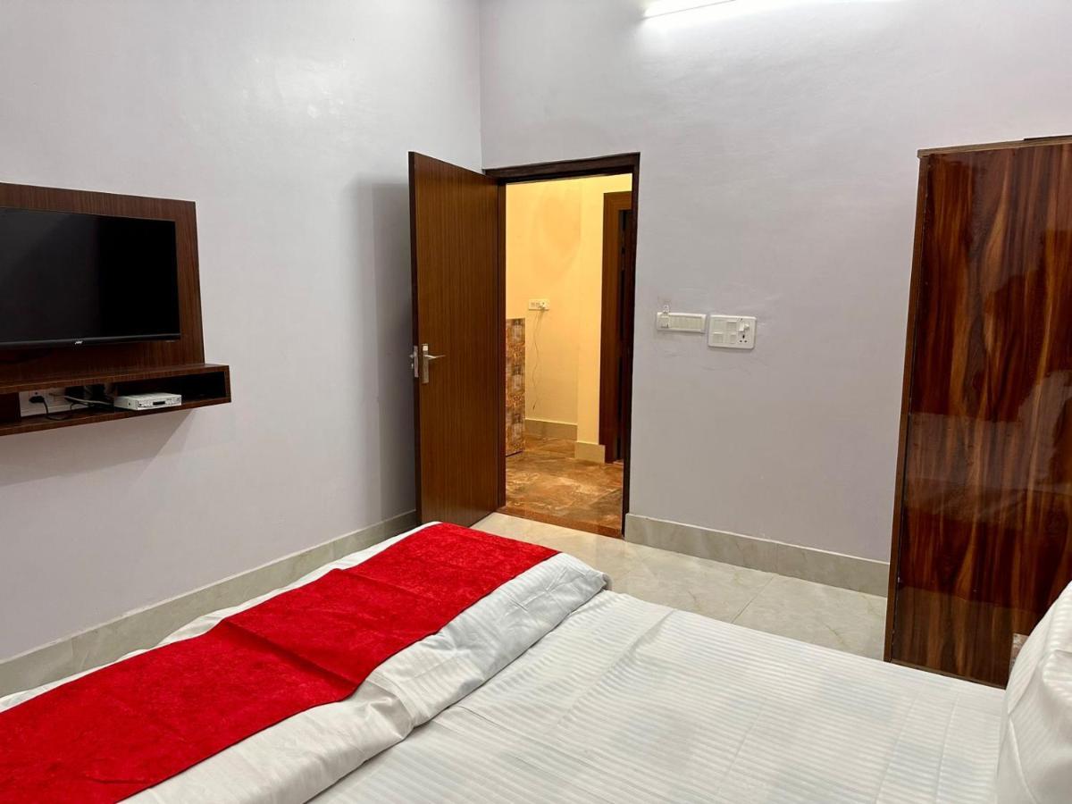 Raghuvar Inn Ayodhya Ngoại thất bức ảnh